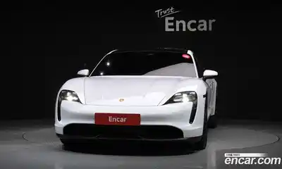 Porsche Taycan 2022 0.1 Автомат в Москве № 165402, миниатюра 3