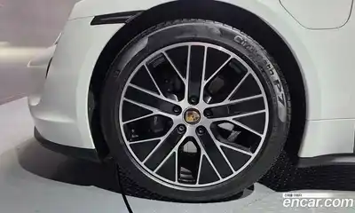 Porsche Taycan 2022 0.1 Автомат в Москве № 165402, миниатюра 5