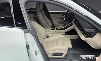 Porsche Taycan 2022 0.1 Автомат в Москве № 165402, миниатюра 10