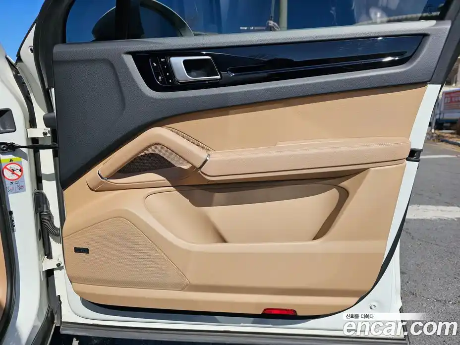 Porsche Cayenne 2019 3.0 Автомат в Москве № 165762, фото 16