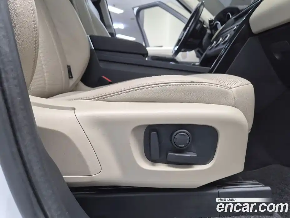 Land Rover Discovery 2020 2.0 Автомат в Москве № 166464, фото 16