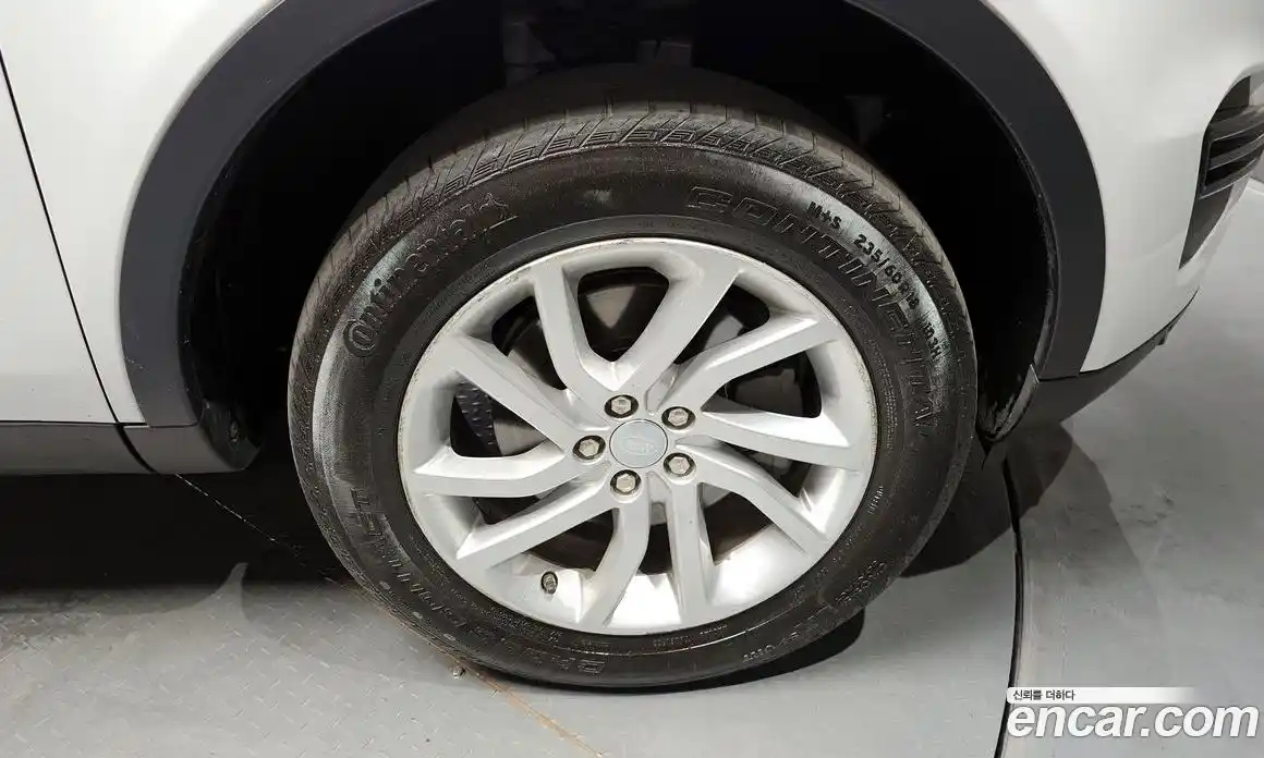 Land Rover Discovery Sport 2017 2.0 Автомат в Москве № 166695, фото 18