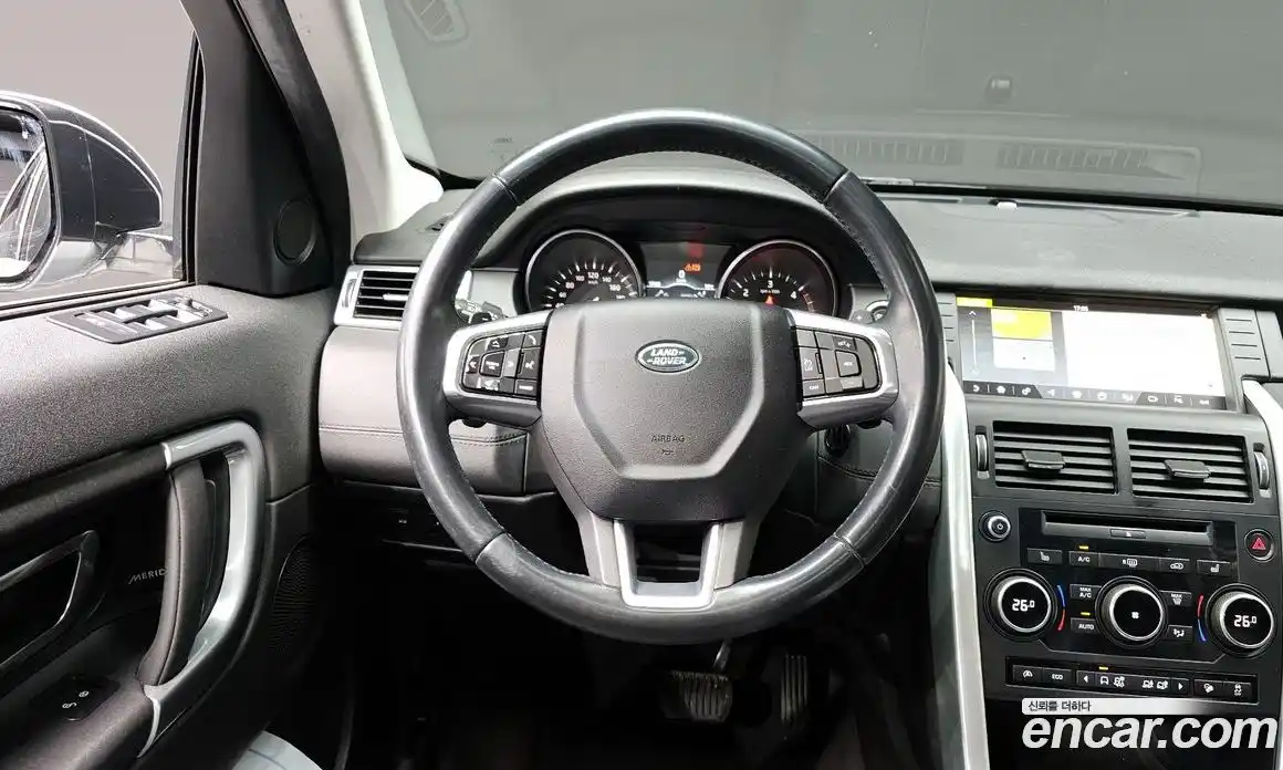 Land Rover Discovery Sport 2017 2.0 Автомат в Москве № 166695, фото 2