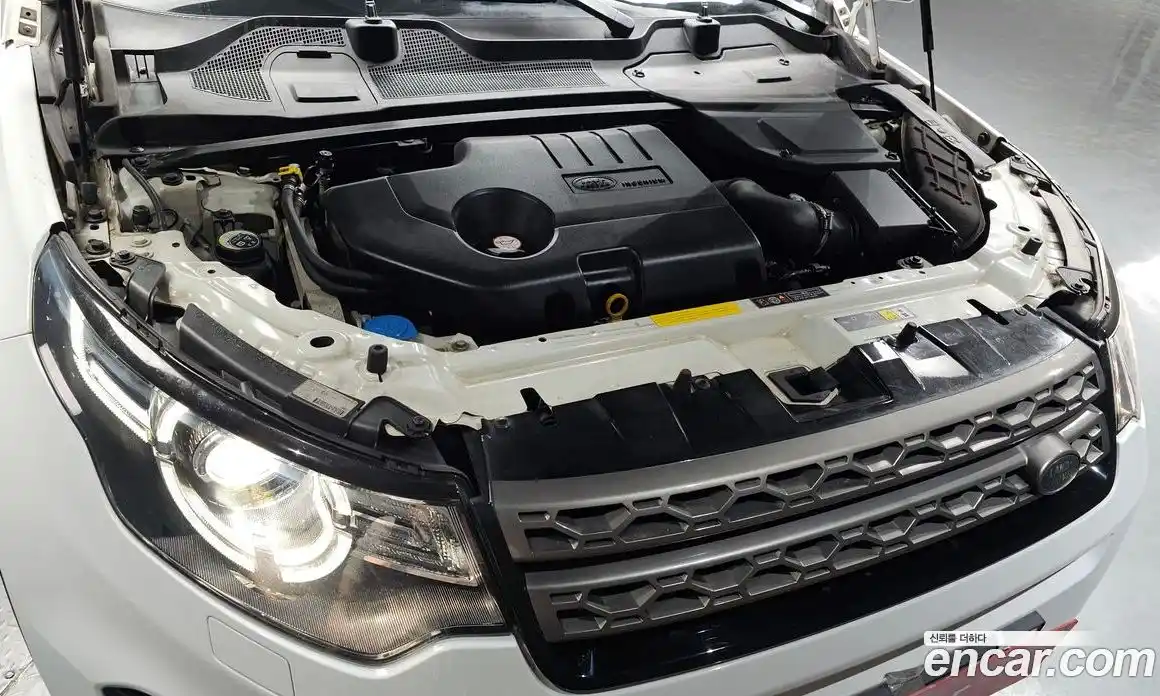 Land Rover Discovery Sport 2017 2.0 Автомат в Москве № 166695, фото 8