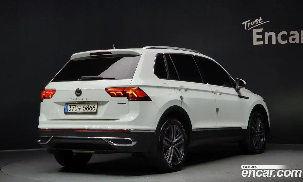 Volkswagen Tiguan 2023 2.0 Автомат в Москве № 168633, фото 14