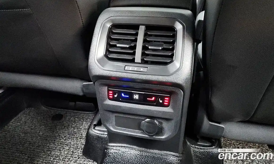 Volkswagen Tiguan 2023 2.0 Автомат в Москве № 168633, фото 19