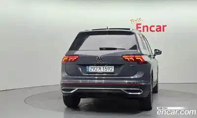 Volkswagen Tiguan 2022 2.0 Автомат в Москве № 168757, миниатюра 4