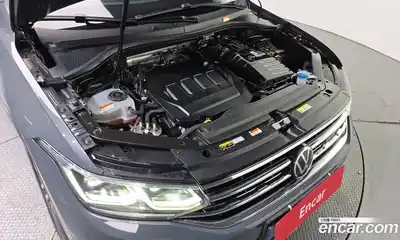 Volkswagen Tiguan 2022 2.0 Автомат в Москве № 168757, миниатюра 6