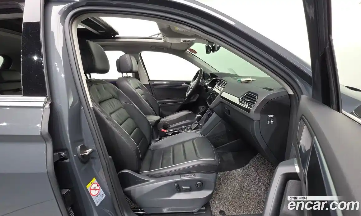 Volkswagen Tiguan 2022 2.0 Автомат в Москве № 168757, фото 10