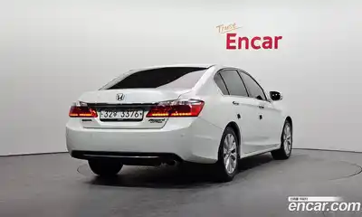 Honda Accord 2015 2.4 Автомат в Москве № 170601, миниатюра 3
