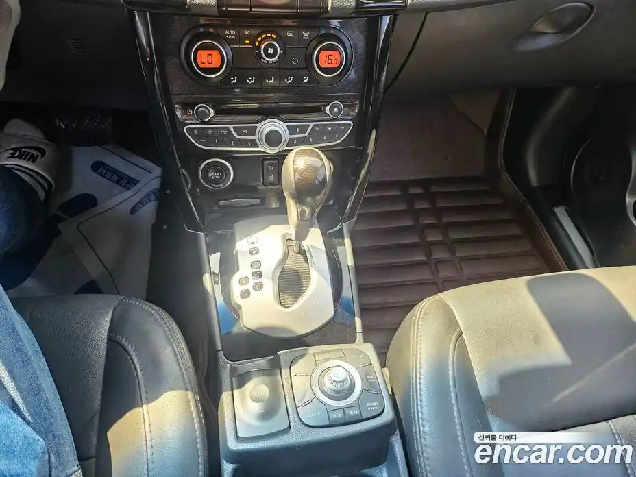 Renault QM5 2011 2.5 Автомат в Москве № 186563, фото 16