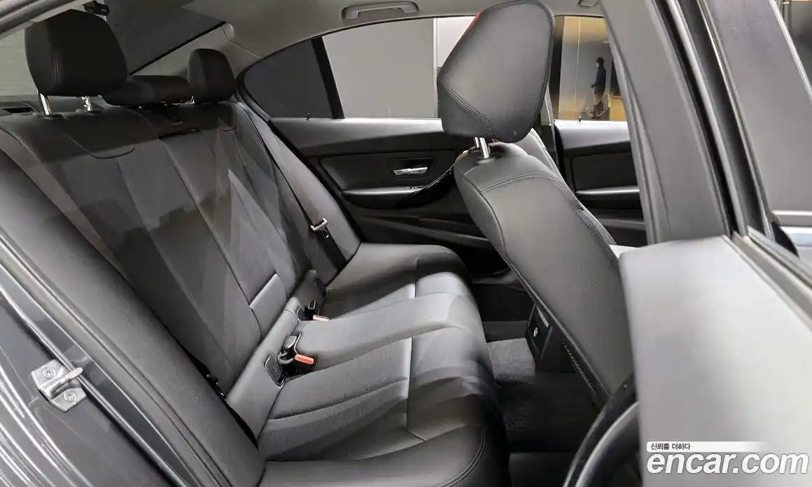 BMW 3-Series 2018 2.0 Автомат в Москве № 193162, фото 1