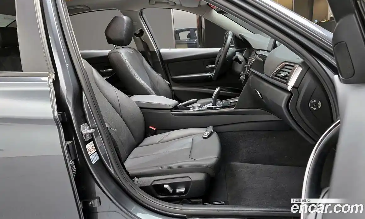 BMW 3-Series 2018 2.0 Автомат в Москве № 193162, фото 19