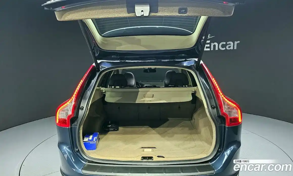 Volvo XC60 2013 2.0 Автомат в Москве № 194844, фото 13