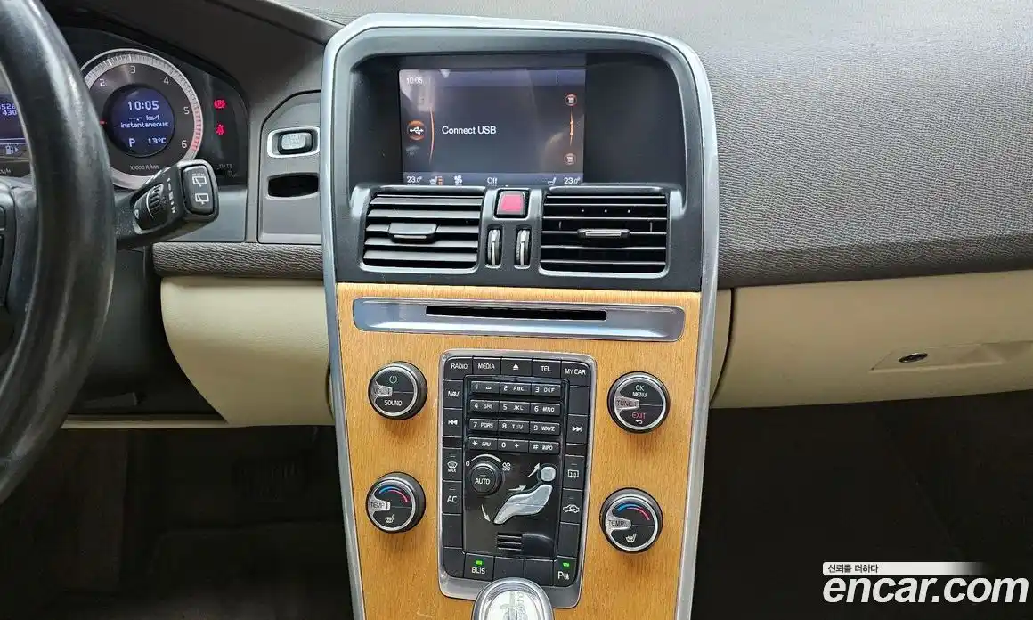 Volvo XC60 2013 2.0 Автомат в Москве № 194844, фото 3