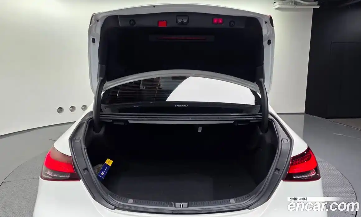 Mercedes-Benz E-Class 2021 2.0 Автомат в Москве № 195031, фото 20