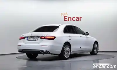 Mercedes-Benz E-Class 2021 2.0 Автомат в Москве № 195031, миниатюра 2