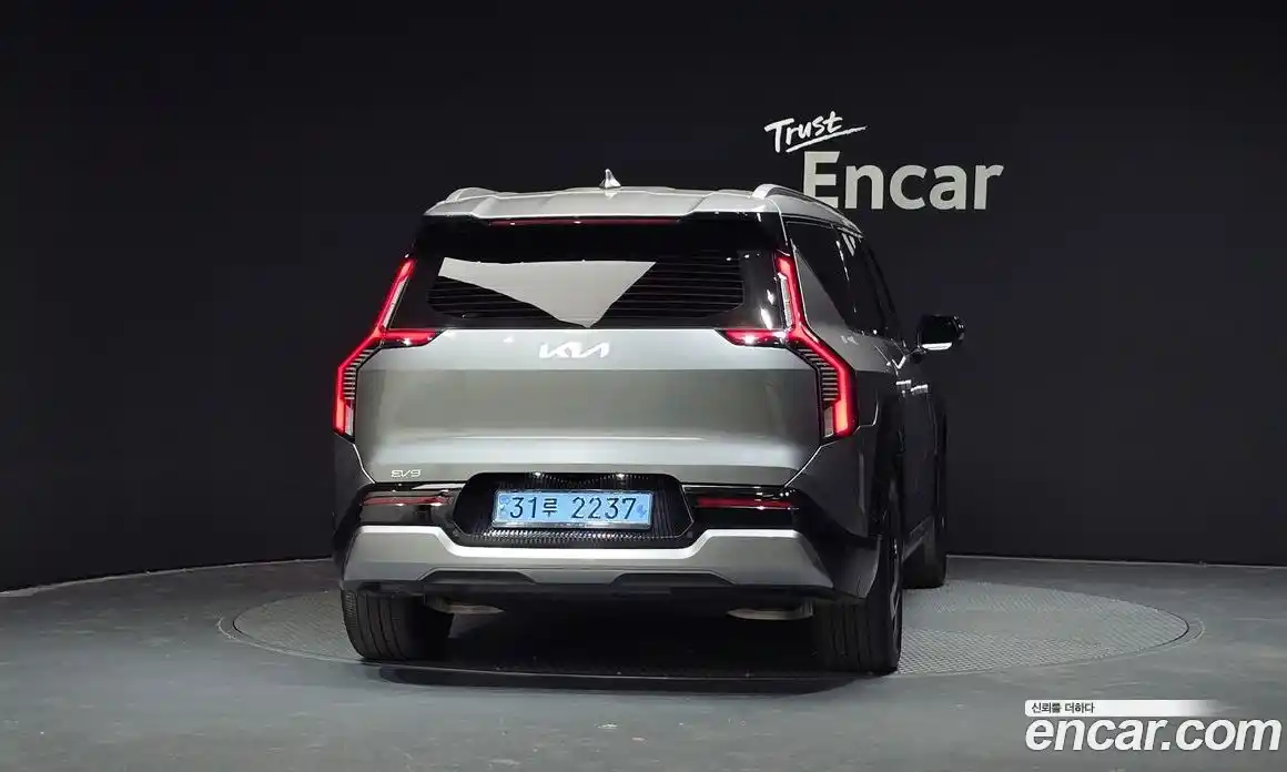 Kia EV9 2024 0.2 Автомат в Москве № 19577, фото 4