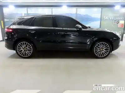 Porsche Cayenne 2022 3.0 Автомат в Москве № 197452, миниатюра 3