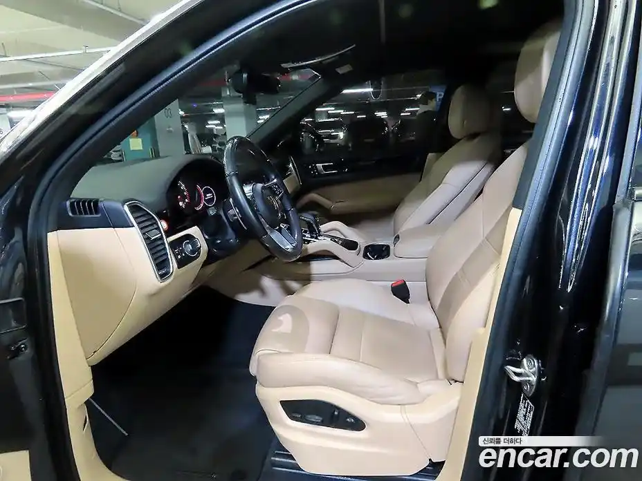 Porsche Cayenne 2022 3.0 Автомат в Москве № 197452, фото 6