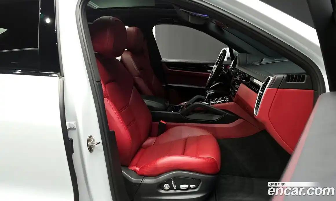 Porsche Cayenne 2021 3.0 Автомат в Москве № 197511, фото 10