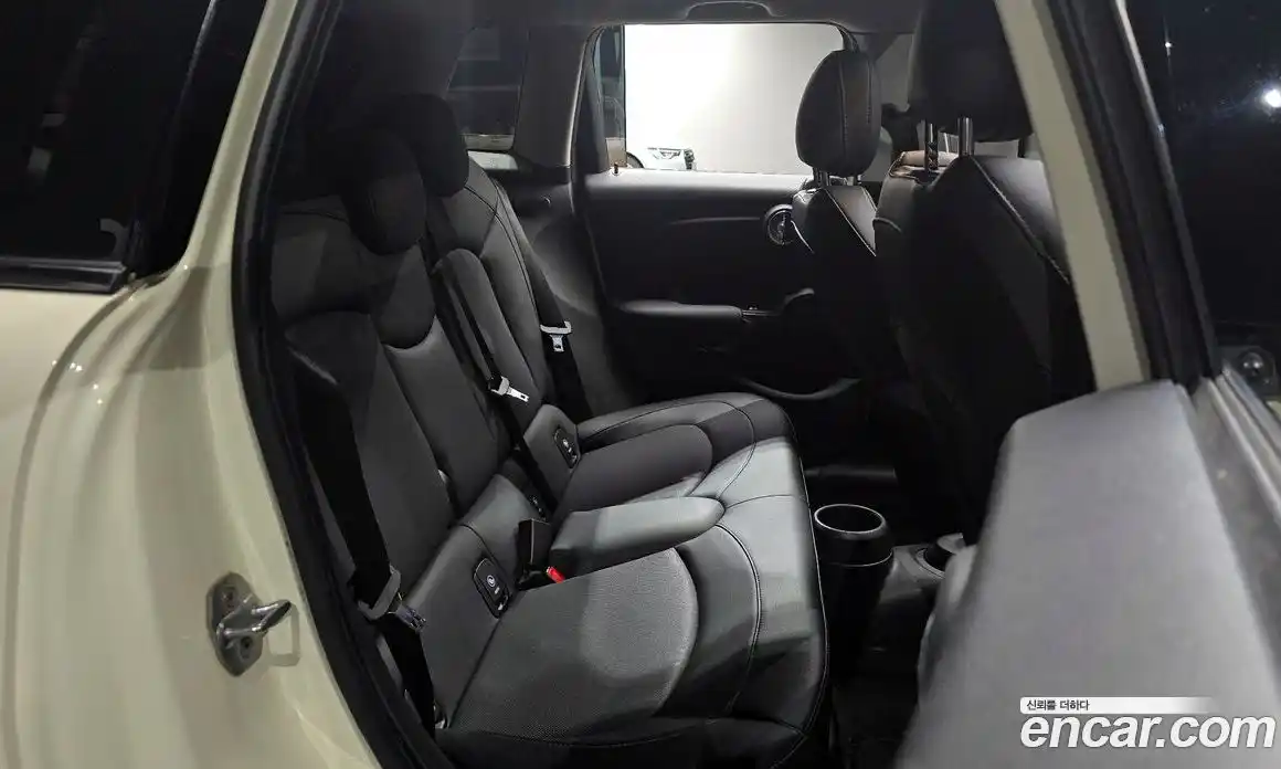 Mini Cooper 2019 1.5 Автомат в Москве № 198409, фото 11