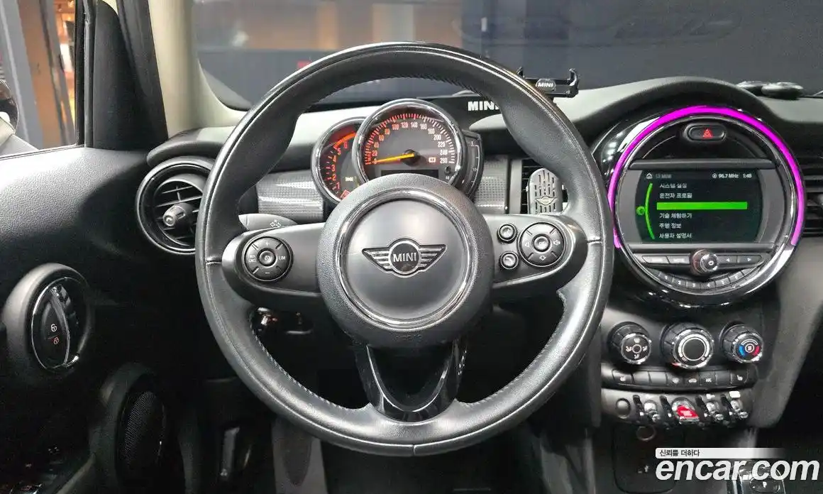 Mini Cooper 2019 1.5 Автомат в Москве № 198409, фото 13