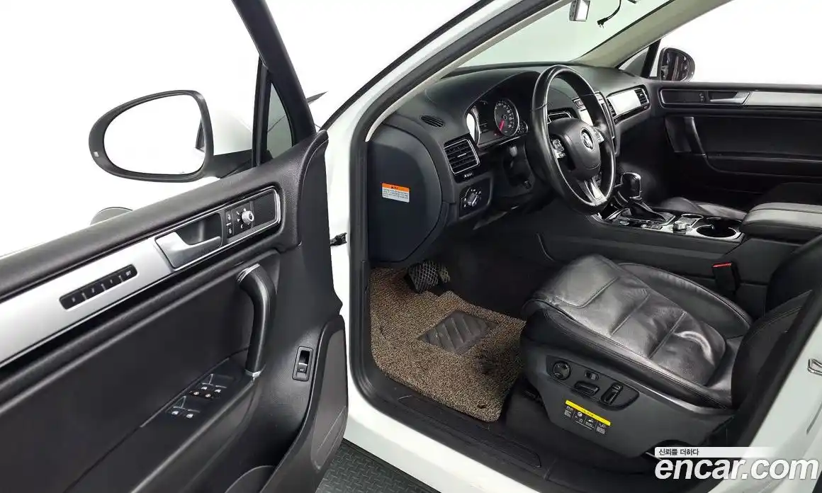 Volkswagen Touareg 2016 3.0 Автомат в Москве № 199190, фото 9