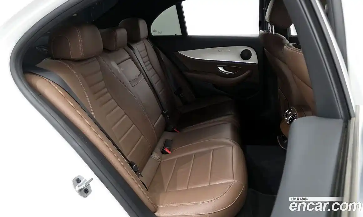 Mercedes-Benz E-Class 2021 2.0 Автомат в Москве № 206510, фото 12