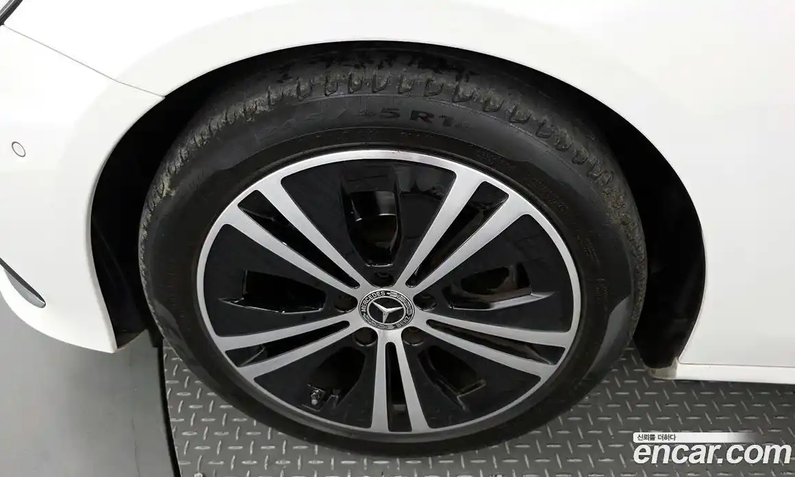 Mercedes-Benz E-Class 2021 2.0 Автомат в Москве № 206510, фото 5