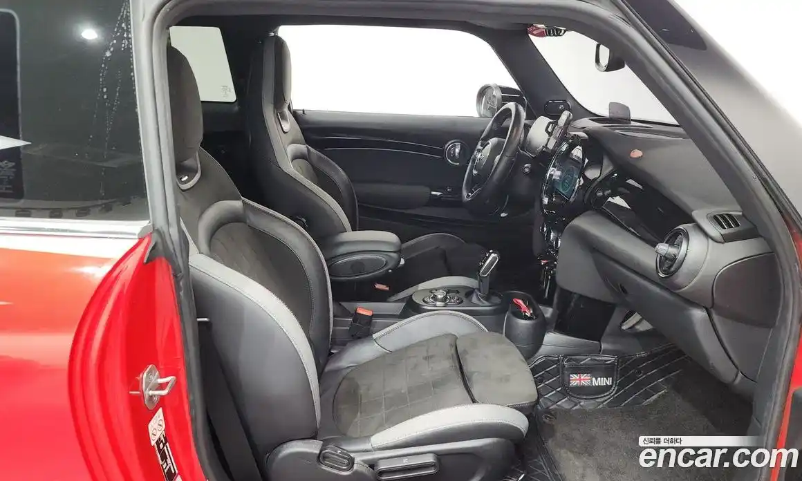 Mini Cooper 2023 2.0 Автомат в Москве № 214290, фото 17