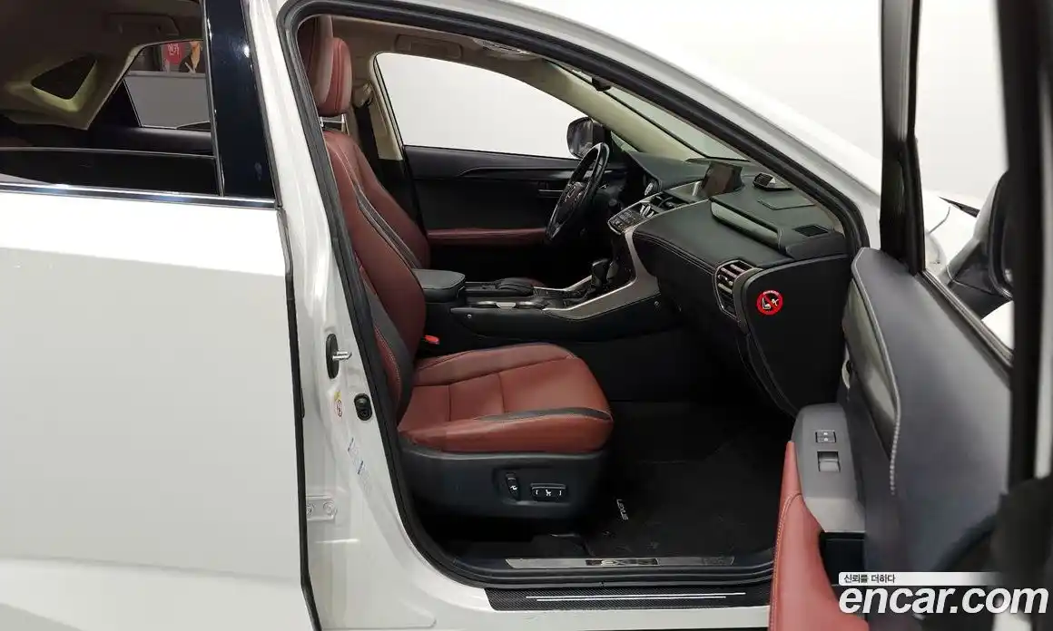 Lexus NX 2016 2.5 Автомат в Москве № 214663, фото 20