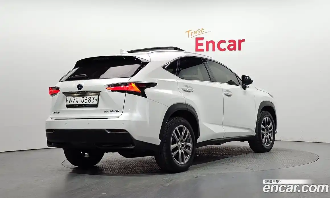 Lexus NX 2016 2.5 Автомат в Москве № 214663, фото 4