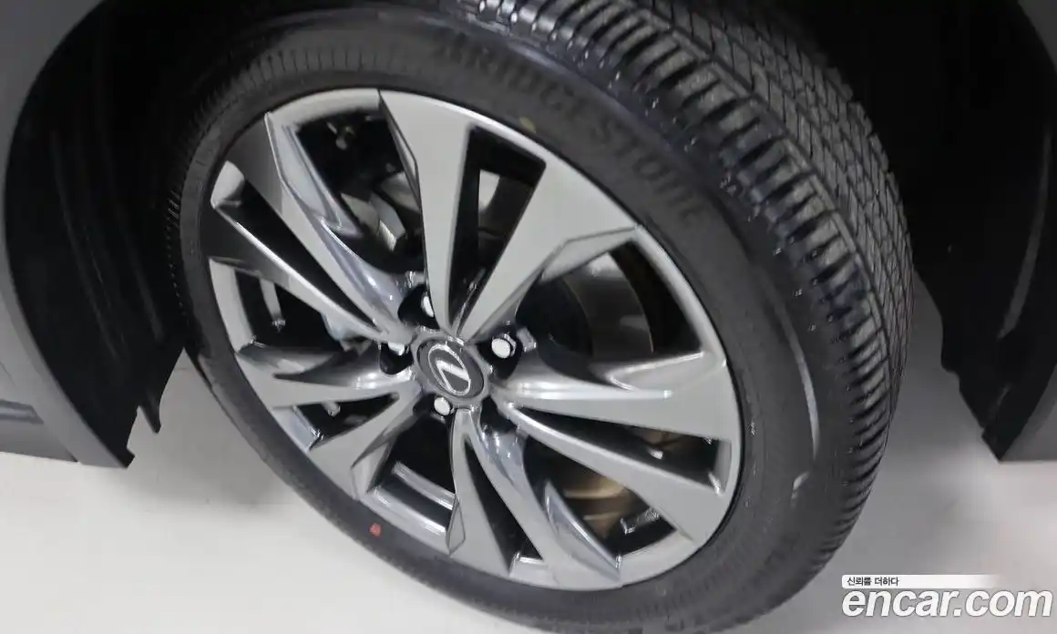 Lexus UX 2025 2.0 Вариатор в Москве № 214737, фото 5