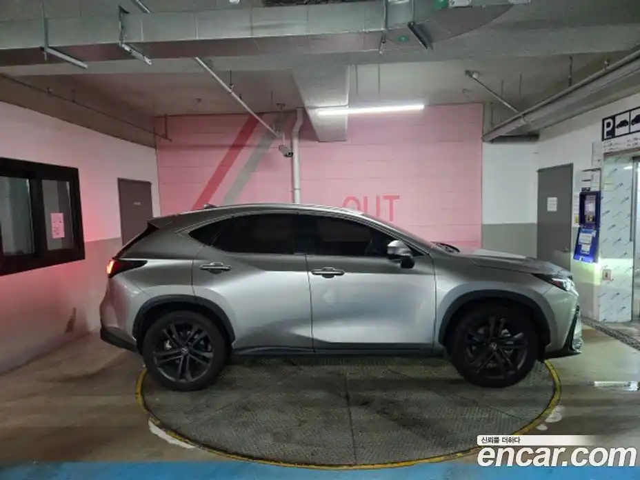 Lexus NX 2025 2.5 Автомат в Москве № 214792, фото 3