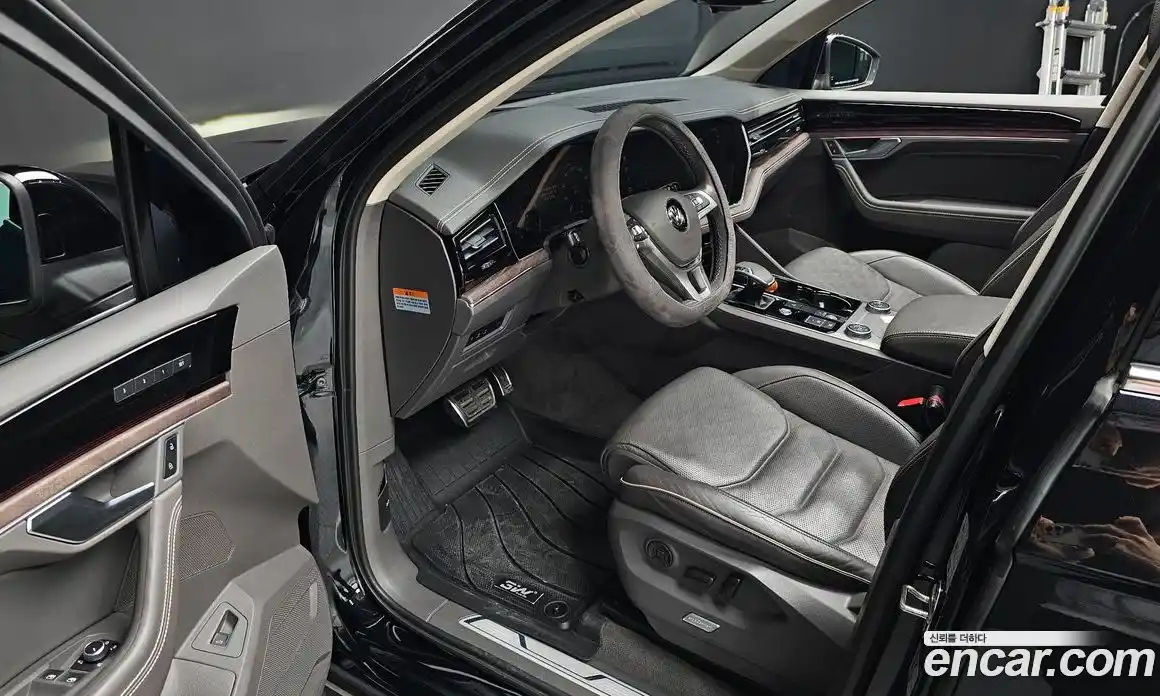 Volkswagen Touareg 2020 3.0 Автомат в Москве № 215030, фото 14