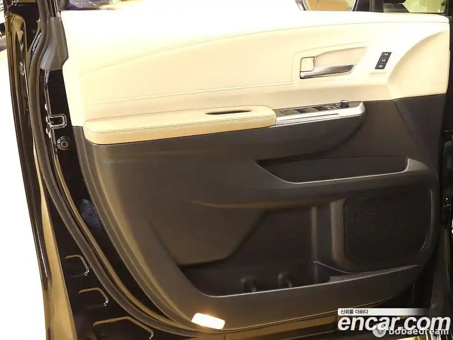 Toyota Sienna 2023 2.5 Автомат в Москве № 215635, фото 14