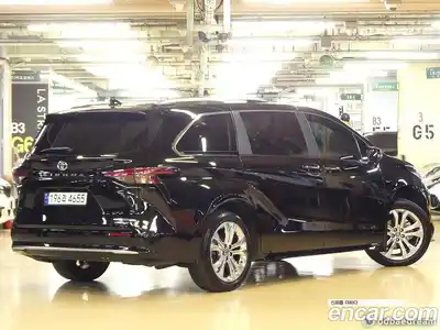 Toyota Sienna 2023 2.5 Автомат в Москве № 215635, миниатюра 2