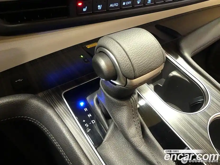 Toyota Sienna 2023 2.5 Автомат в Москве № 215635, фото 9