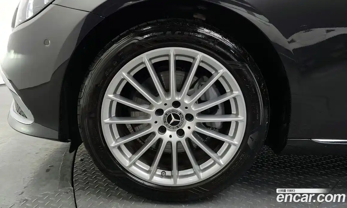 Mercedes-Benz E-Class 2022 2.0 Автомат в Москве № 229364, фото 15