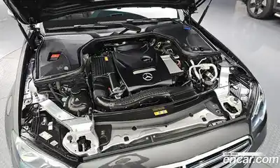 Mercedes-Benz E-Class 2022 2.0 Автомат в Москве № 229364, миниатюра 10