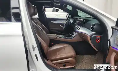 Mercedes-Benz E-Class 2021 2.0 Автомат в Москве № 229561, миниатюра 11