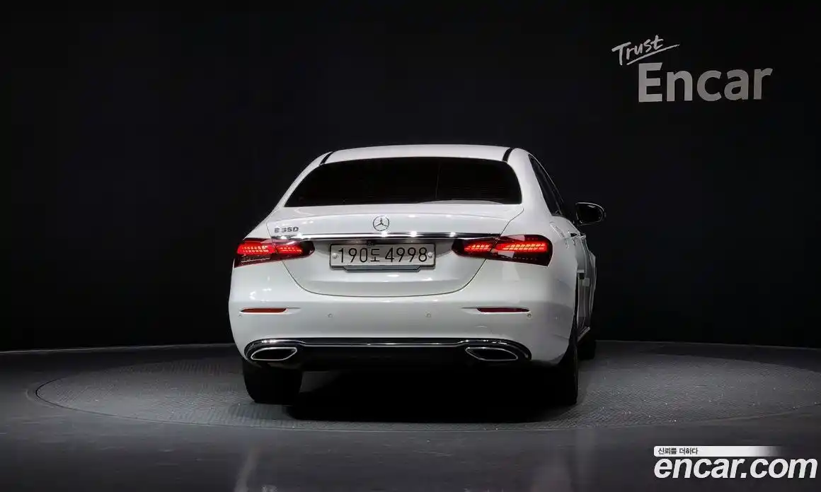 Mercedes-Benz E-Class 2021 2.0 Автомат в Москве № 229561, фото 4