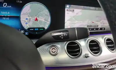 Mercedes-Benz E-Class 2021 2.0 Автомат в Москве № 229561, миниатюра 9