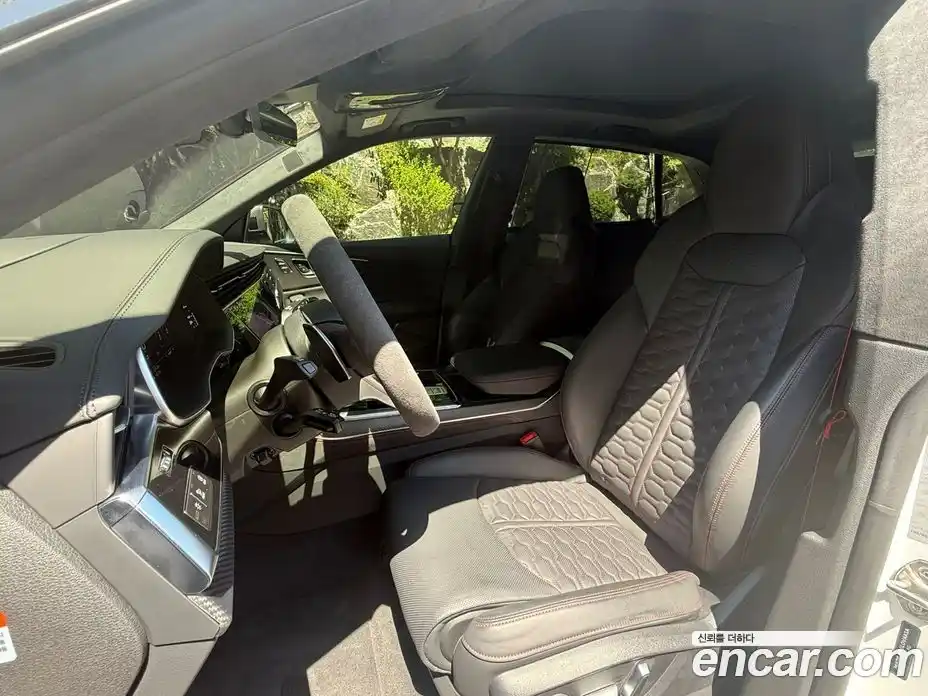 Audi RSQ8 2025 4.0 Автомат в Москве № 230266, фото 13