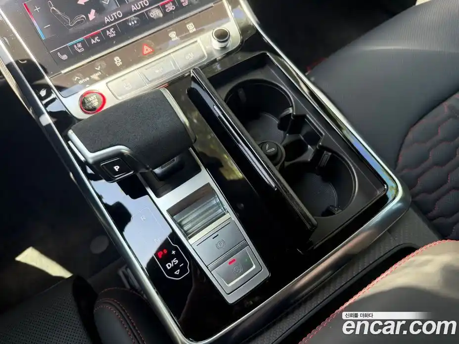 Audi RSQ8 2025 4.0 Автомат в Москве № 230266, фото 10