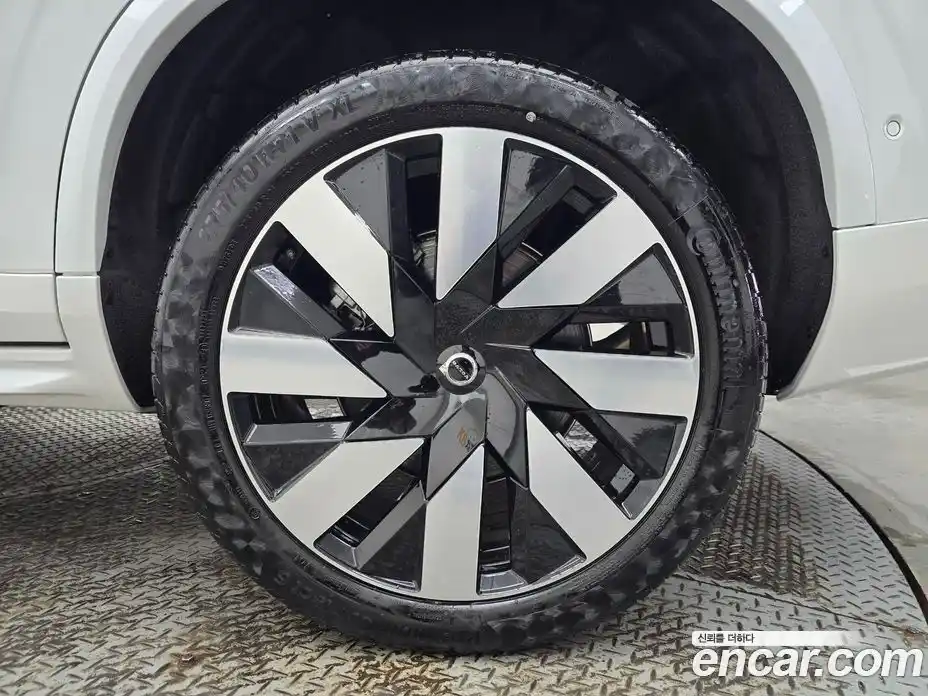 Volvo XC90 2024 2.0 Автомат в Москве № 230782, фото 6