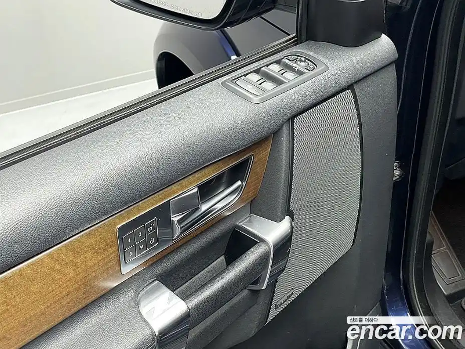 Land Rover Discovery 2016 3.0 Автомат в Москве № 231340, фото 18