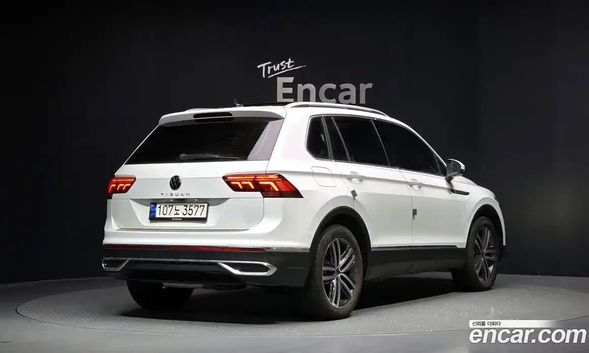Volkswagen Tiguan 2022 2.0 Автомат в Москве № 232062, фото 11