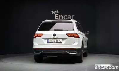 Volkswagen Tiguan 2022 2.0 Автомат в Москве № 232062, миниатюра 4